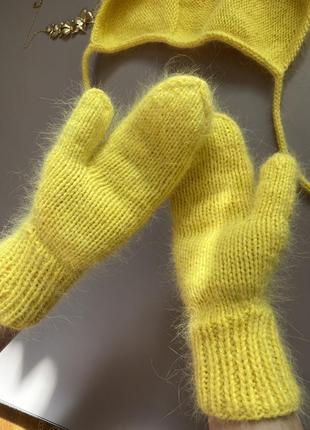 Супер трендовий комплект коточепчик + рукавиці ангора жовтого кольору5 фото