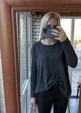 Сірий джемпер светр