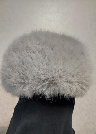 Шикарная зимняя серая шапка с натуральным мехом4 фото