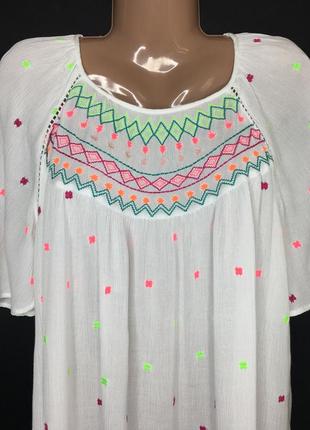 Блуза з різнобарвною вишивкою2 фото
