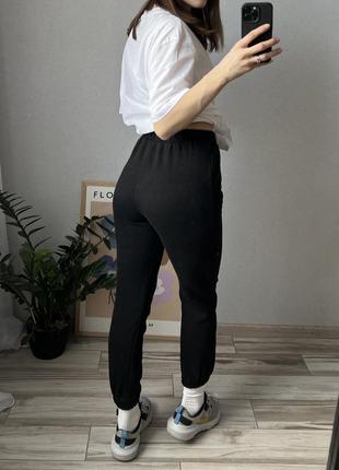 Zara джоггеры женские черные базовые на флисе зара2 фото