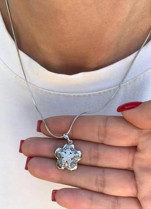 Підвіска квітка з камінням та посрібленням .