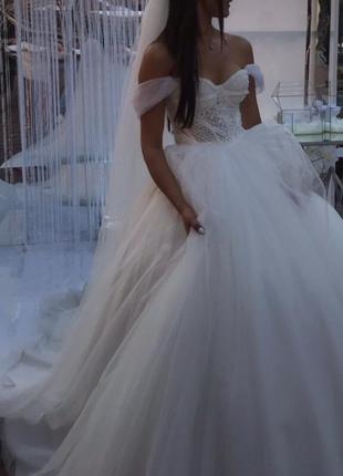 Дизайнерська весільна сукня1 фото