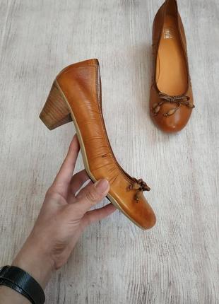 Carla cardi, классические кожаные туфли лодочки в коньячном цвете2 фото