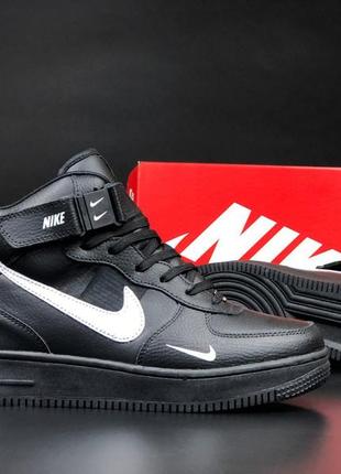 Зимние мужские кроссовки nike air force 1 high winter black white fur черные с белым цвета с мехом