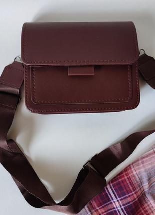Компактна каркасна сумочка крос-боді5 фото