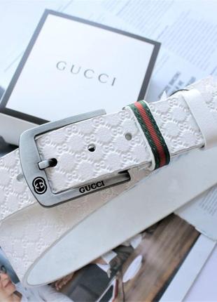 Білий шкіряний ремінь із тисненням gucci білий