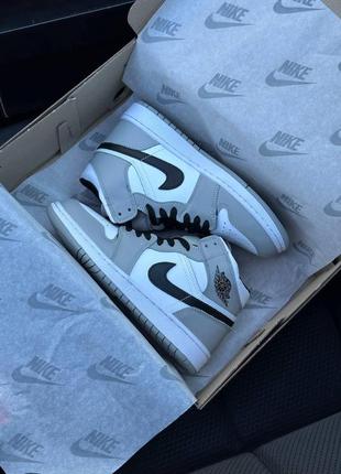 Зимние женские кроссовки nike air jordan 1 winter grey white black (мех) 36-37-38-39-40-418 фото