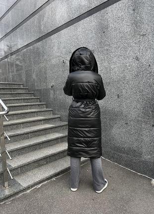 Черное женское зимнее стеганое пальто плащ пуховик с капюшоном7 фото