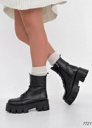 Стильные трендовые черные женские ботинки на массивной высокой подошве, кожаная, натуральная кожа и шерсть5 фото