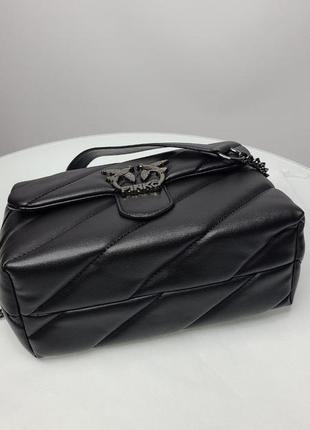 Красива жіноча шкіряна сумка чорна стьобана крос-боді багет в стилі pinko на ланцюжку через плече туреччина3 фото