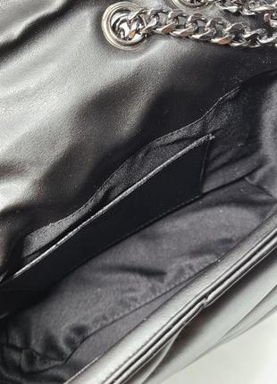 Красива жіноча шкіряна сумка чорна стьобана крос-боді багет в стилі pinko на ланцюжку через плече туреччина5 фото