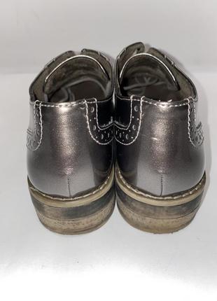 Туфлі броги сіро-срібні tamaris7 фото
