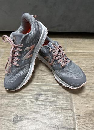 Кроссовки женские new balance