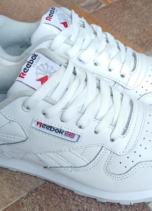 Reebok. кроссовки женские кожа