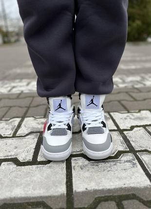 Зимние кроссовки nike air jordan 4 white grey black fur3 фото