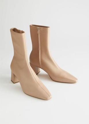 Черевики heeled leather sock boots cos / 411 фото