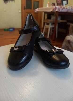 Шкільні туфлі для дівчаток!2 фото