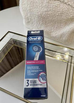 Сменные зубные насадки oral-b sensitive gum care (в комплекте 3 шт)5 фото