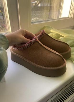 Распродажа ugg теплые тапочки короткие ugg на высокой подошве с открытой пяткой в стиле угг, короткие угги, чуни, тапули