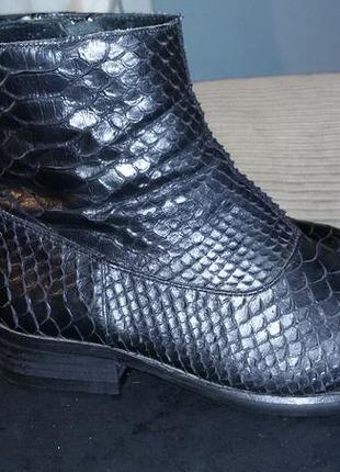 Круті сучасні шкіряні чоботи  бренду billibi(данія) р.39 (25,5 см)