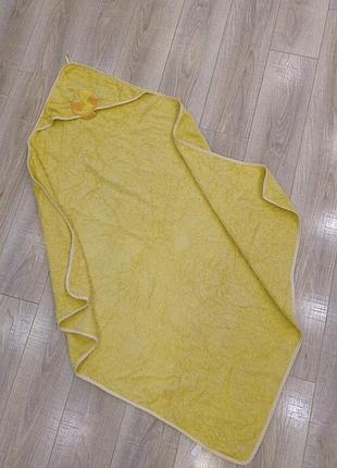 Большое 100% хлопковое полотенце для ребенка 105 см. х 95 см. желтого цвета