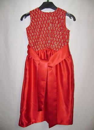 Красное праздничное новогоднее платье для девочки.4 фото