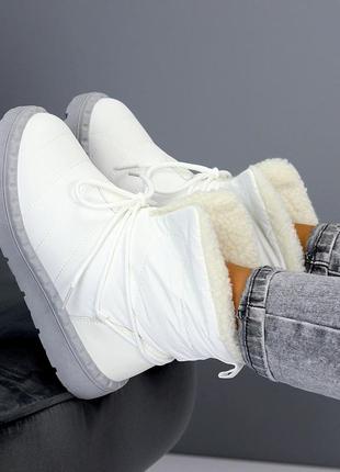 Білі дутики чоботи зимові3 фото