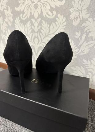 Туфлі на каблуку bershka чорні 39 розмір / туфлі жіночі