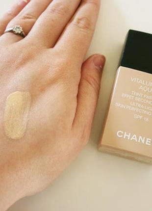 Chanel vitalumiere aqua тональний крем # 10 beige4 фото