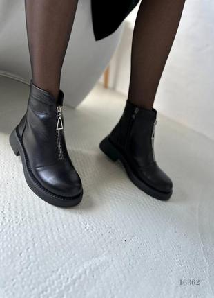 Черные натуральные кожаные демисезонные деми осенние ботинки с молнией змейкой замочком спереди впереди на толстой подошве кожа осень1 фото
