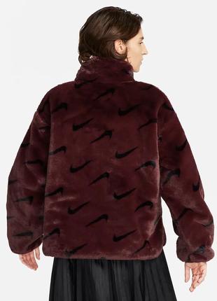 Плюшевая шуба куртка nike sportswear plush faux fur all over print jacket шубка шерпа новая оригинал2 фото
