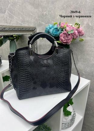 Черная сумка деловая женская брендовая с змеиинным принтом1 фото