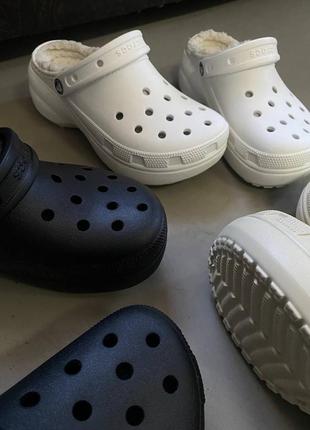 Жіночі утеплені крокс crocs classic platform lined clog