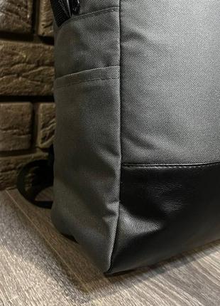 Рюкзак городской спортивный серый с пришивным логотипом ромб2 фото