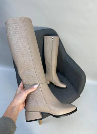 Сапоги кожаные замшевые бежевые с квадратным носком на каблуке 3см демисезоне зимние2 фото