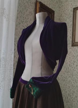 Болеро etro, бархат, шелк с добавками, запонки etro оригинальные, родные болеро с кристаллами.