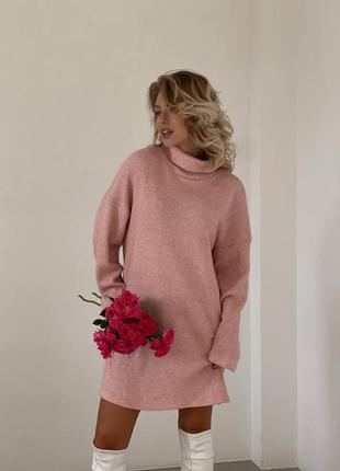 Платье короткое теплое с воротником свободного кроя качественное стильное трендовое розовое