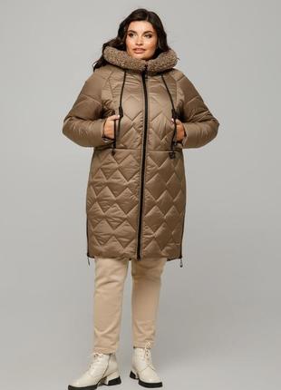 Зимова куртка прямого силуету