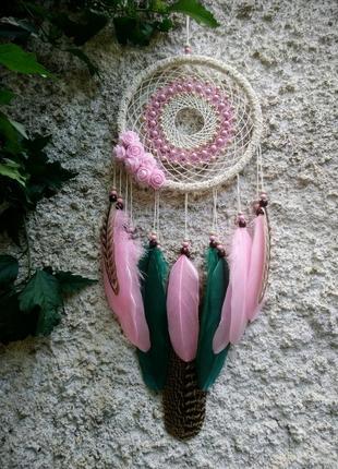 Оригинальный нежный розовый ловец снов с натуральными перьями1 фото