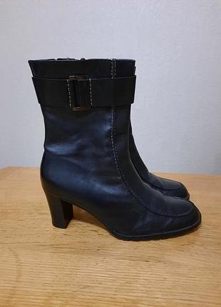 Женские ботинки