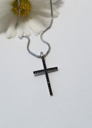 Серебряный прямой крестик крест с черными камнями серебро 925 пробы родированное 991ф2  0.84г6 фото