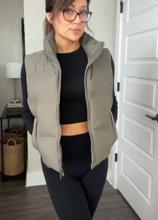 Жилетка жилет желетка безрукавка короткая хаки xs s zara 3046/624