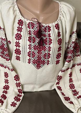 Стильна жіноча вишиванка на сірому льоні ручної роботи. ж-2277