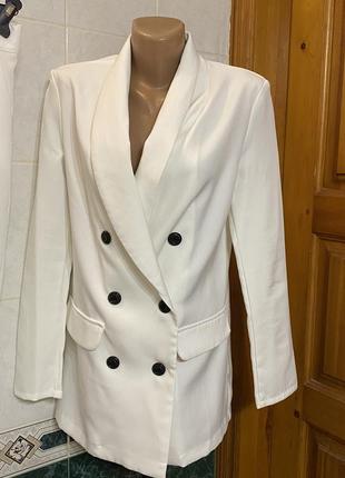 Білий костюм жіночий чорний жакет і штани костюм двійка жакет білий8 фото