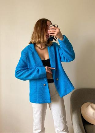 Голубой твидовый пиджак с золотыми пуговицами2 фото