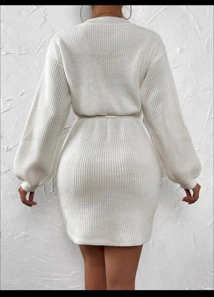 Вязаное стильное платье - короткая мини с длинными рукавами на шнурке молоко базовое4 фото