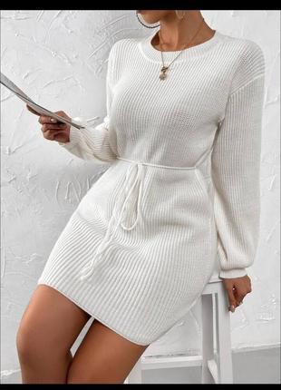 Вязаное стильное платье - короткая мини с длинными рукавами на шнурке молоко базовое5 фото