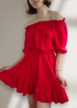 Невероятное яркое красное платье