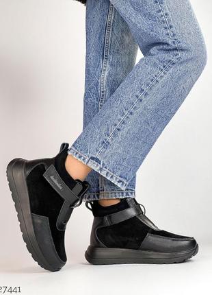 Женские зимние черные натуральные ботинки на низком ходу7 фото